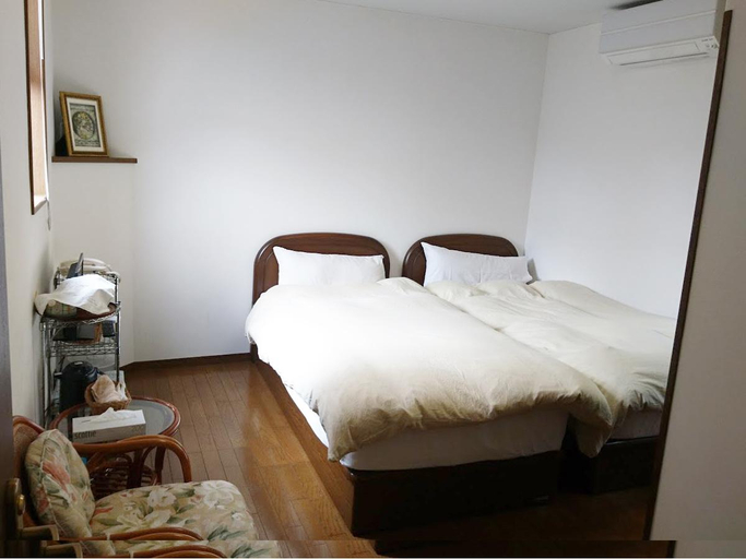 Bedroom 3, Pension A Domani, Itō
