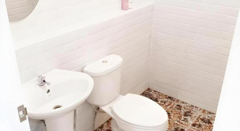 Bathroom 5, Castle House Resort, Muang Nakhon Nayok
