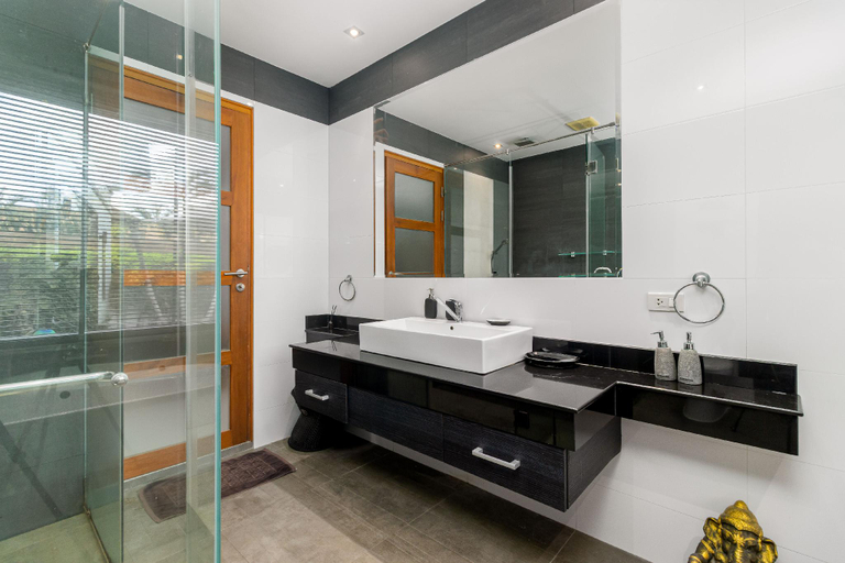 Bathroom 4, Modern 4BR Pool Villa Virginie, Phuket Island