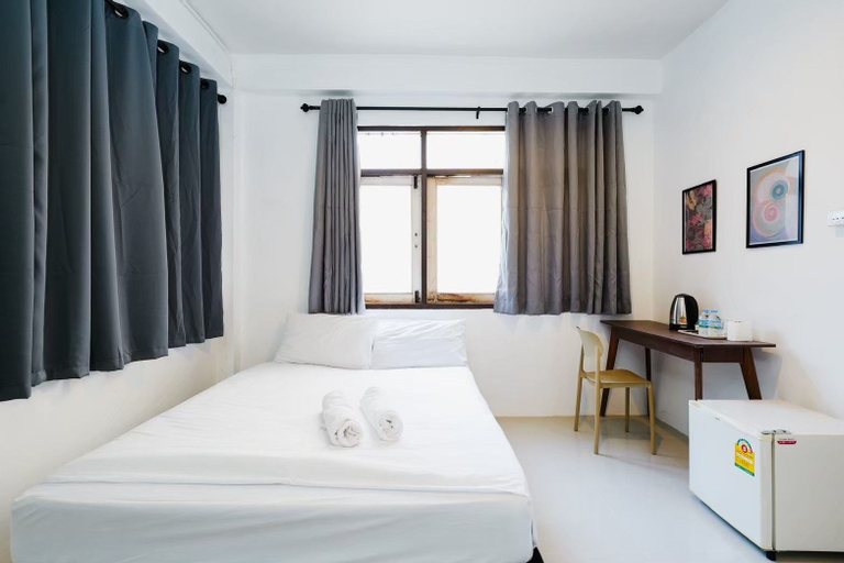 Room 5, zNAP Ekkamai, Khlong Toey