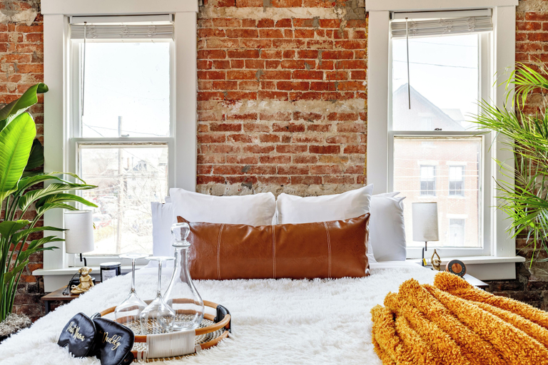Room 4, Jungle House Historic Lofts – German Village, Franklin