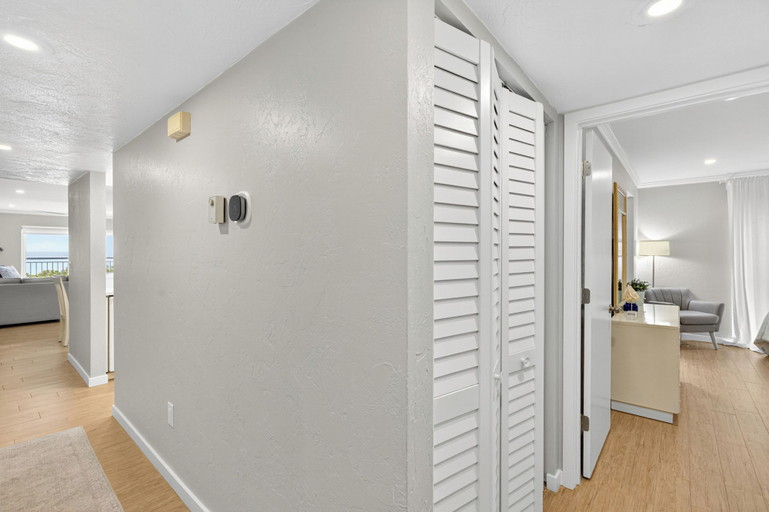 Bedroom 2, Luxury Beachfront Retreat, Manatee