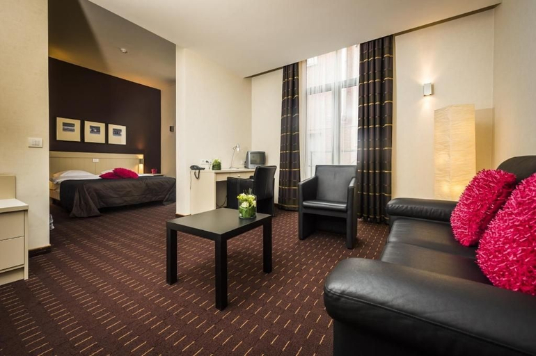 Others 5, Hotel Florent, Antwerpen