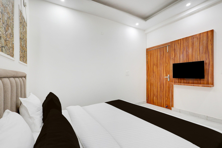 Room 5, Townhouse Sarai Metro Station Formerly Palla, Faridabad