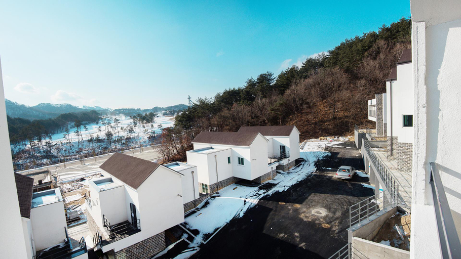 Others, Pyeongchang Polaris 700 Pension, Pyeongchang