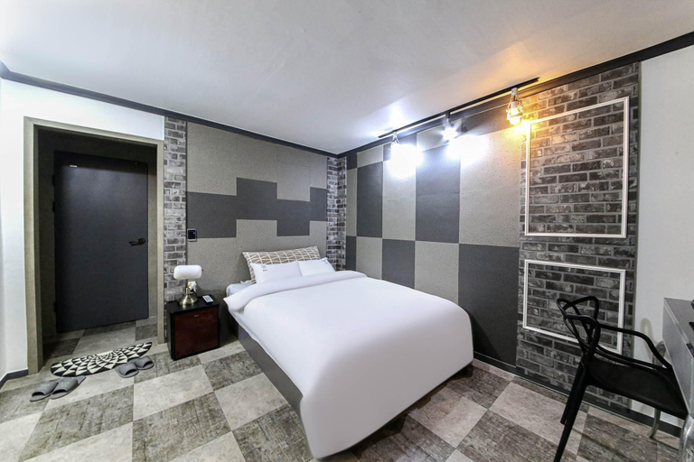 Bedroom 3, Gongju Khai Hotel, Gongju