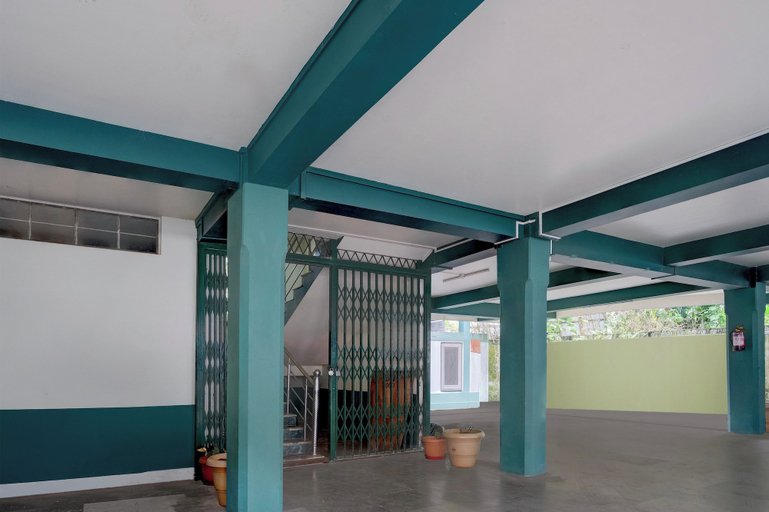 Property grounds, Townhouse Howell Crossway Shillong, East Khasi Hills