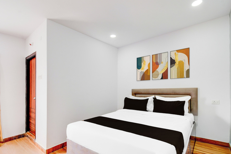 Room 5, Townhouse B N Reddy Capitol Stay Inn, Ranga Reddy