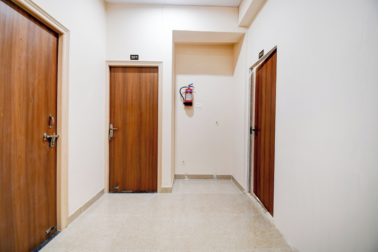 Interior 4, Super Townhouse Kumhrar Archeological, Patna