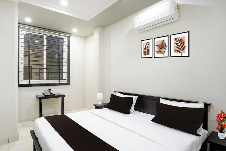 Room 2, Super Townhouse Rajendra Nagar Main Road, Indore