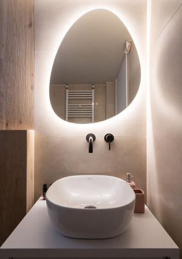 Room 2, LIV - Chic 2BR Signature Flat Near Metro, Attica