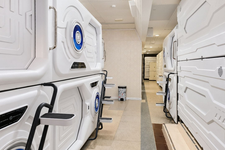 Interior 5, MIN HOSTEL CAPSULES, Madrid