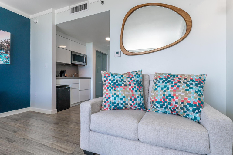 Interior 2, Modern 3br/3.5ba Grove Condo Views, Balconies, Full Kitchen + 3 Parking, Miami-Dade