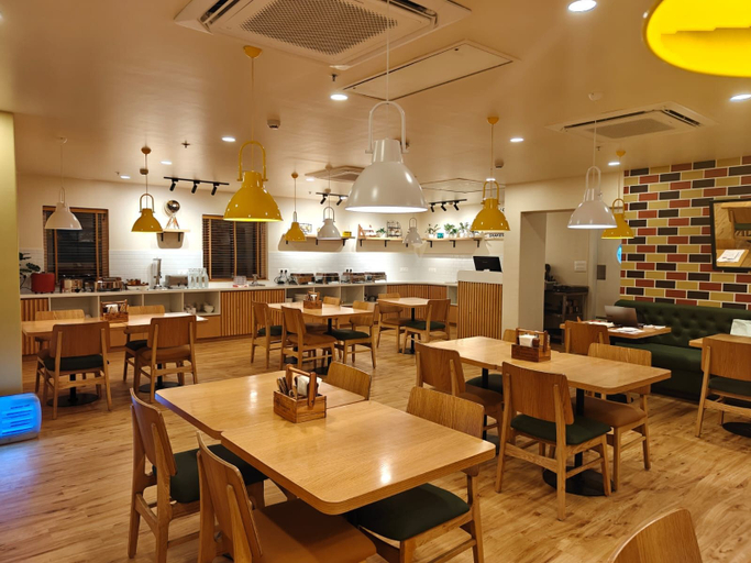 Dining, Bloom Hotel Cuffe Parade Colaba, Mumbai City