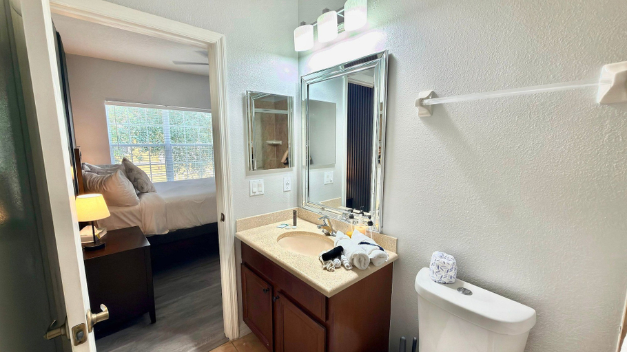 Bathroom 5, 2BR Condo Near Disney Pool & Resort Amenities, Osceola