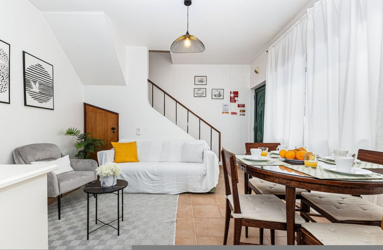 Room 5, Casa Gaivota Traditional Home in Central Lagos, Lagos