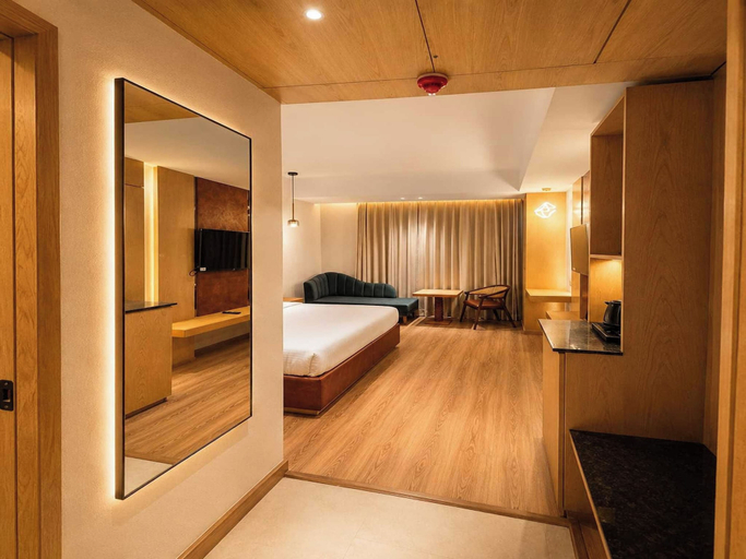 Room 2, Clubhouse Vytilla Kochi, Ernakulam