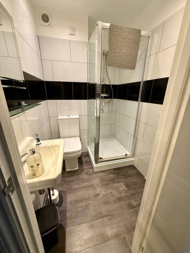 Bathroom 2, Atlanta Guesthouse, East Sussex