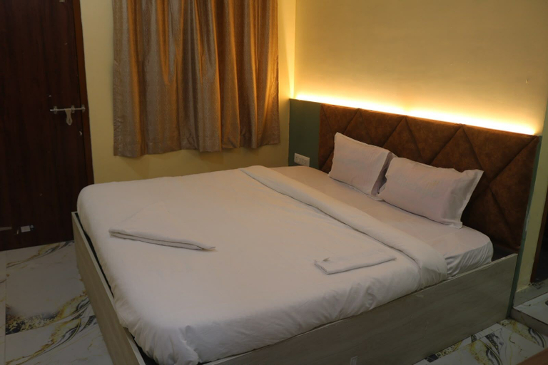 Room 3, Sri Aaradhyaa Hotels And Restaurant, Khammam