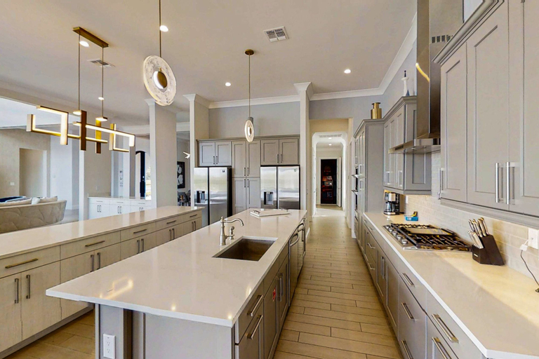 Private kitchen 4, 6BR Reunion Mansion Circus Room & Karaoke, Osceola