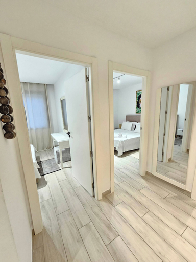 Room 4, Luminous Escape to La Marsa, La Marsa