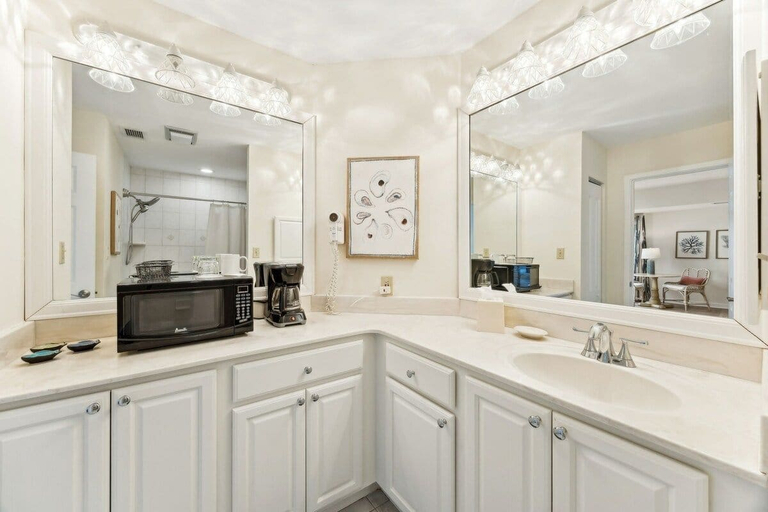 Private kitchen 4, Omni Amelia Island 2BR Condo Pool Walk to Beach Sleeps 6, Nassau