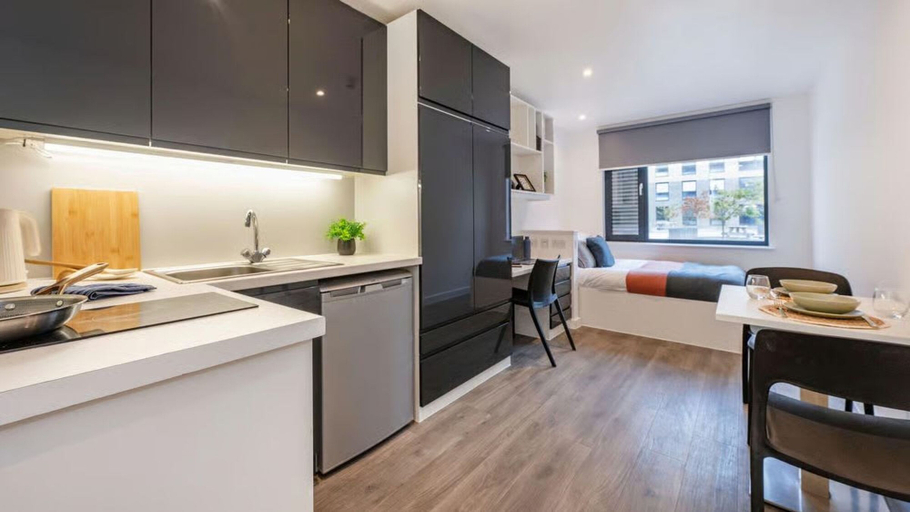 Private kitchenette, Student Only Palamon Court, Kent