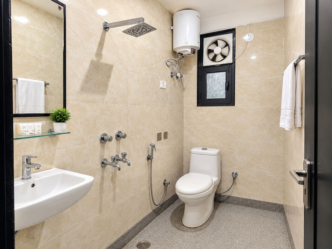 Bathroom 3, Mauryan Stay Near Yashobhoomi, Delhi
