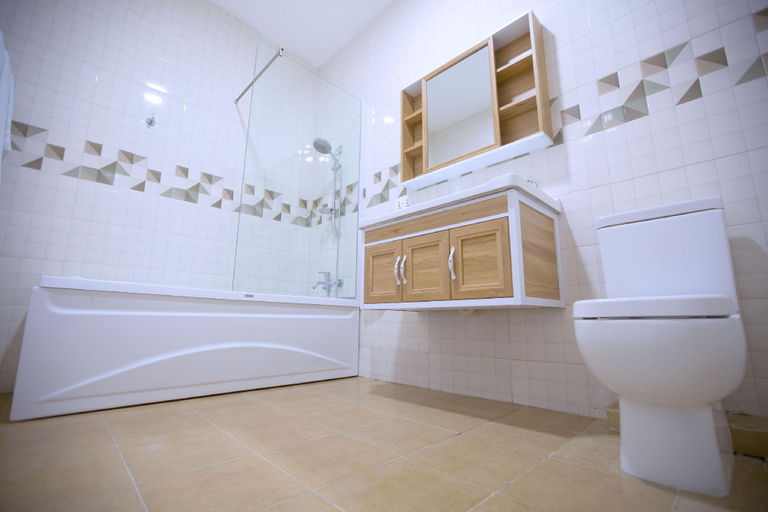 Bathroom, Maple Homes, Accra