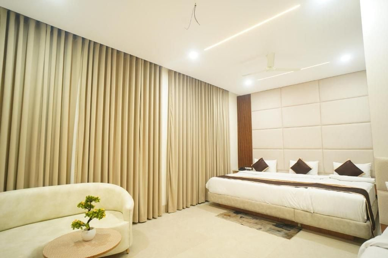 Room 4, Hotel Shri Radha Krishnam, Mathura