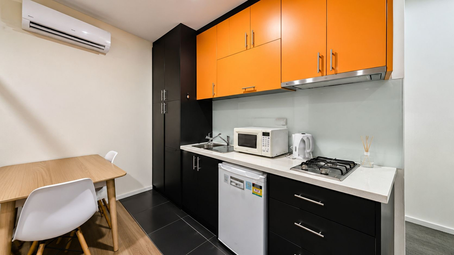 Private kitchen 4, Private Ensuite Studio for 2,, Melbourne