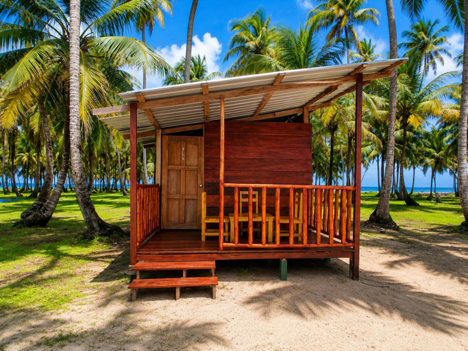 Property grounds, cabaña madera sanblas luxury, Panamá