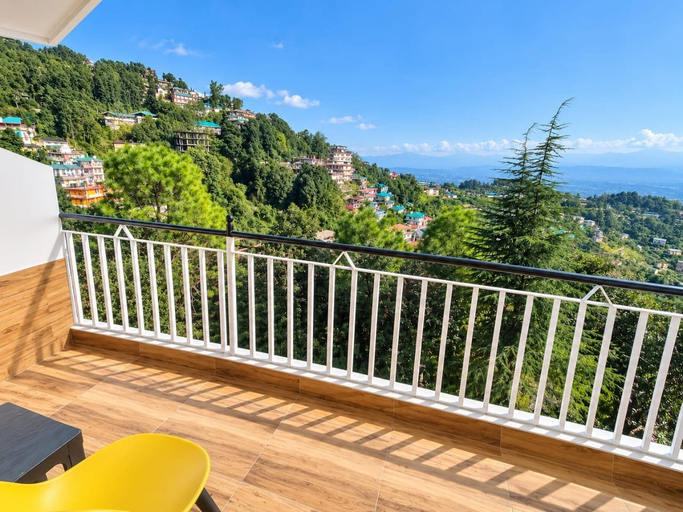 Property grounds 2, Patedor Retreat, Kangra
