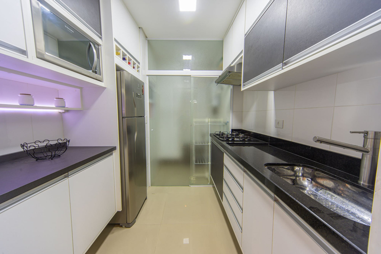 Room 4, Apto c Churrasqueira a 220m - Praia Pitangueiras, Guarujá