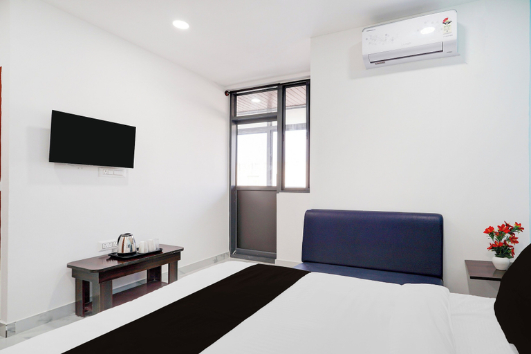 Room 3, Townhouse Jeevan Bima Nagar Indranagar, Bangalore
