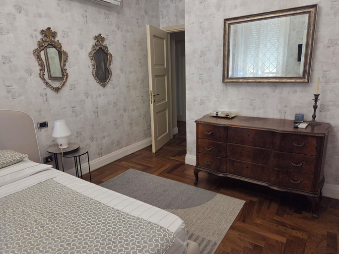 Room 2, STANZE CENTRO STORICO CAGLIARI, Cagliari