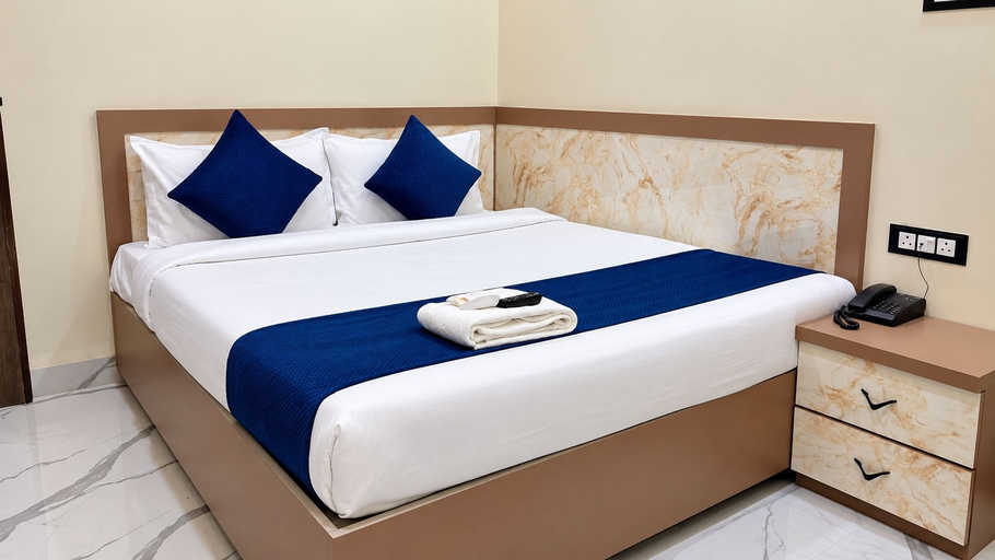 Room 4, Hotel B-1, Indore