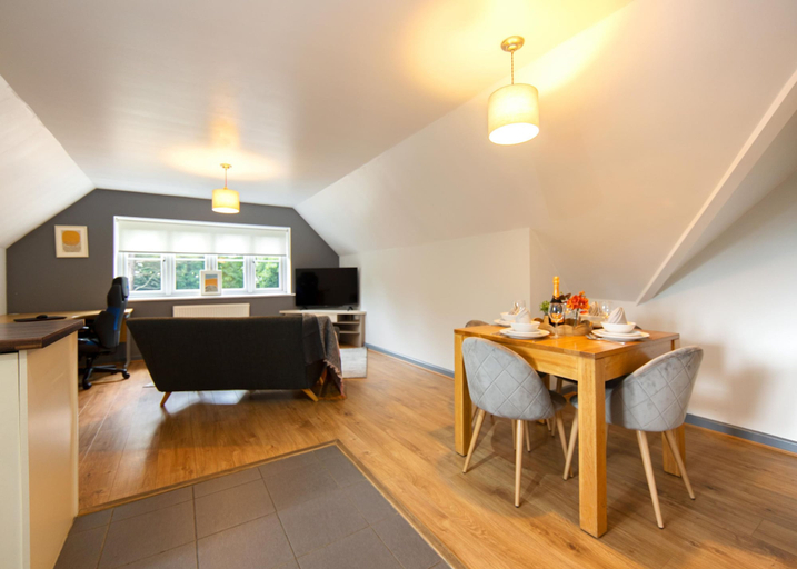 Room 2, New 1 Bedroom Apartment With Free Parking, Hampshire