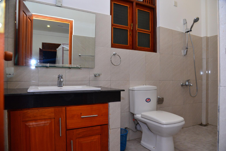 Bathroom 3, Villa Wanderlust, Hikkaduwa