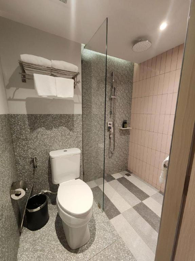 Bathroom 4, The Quarter Bangkok Ratchathewi, Ratchathewi