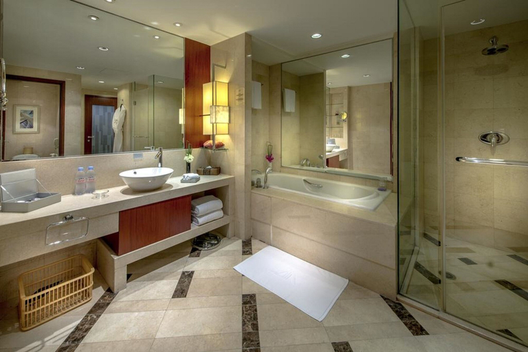 Bathroom 3, Kuntai Royal Hotel Beijing, Beijing