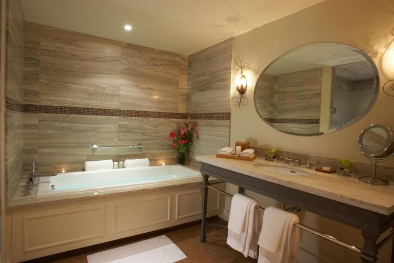 Bathroom 5, Aurelia House Hotel, Toronto