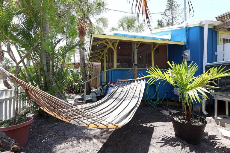 Property grounds 2, BlueDolphin Cottage Walk To Siesta Beach, Sarasota
