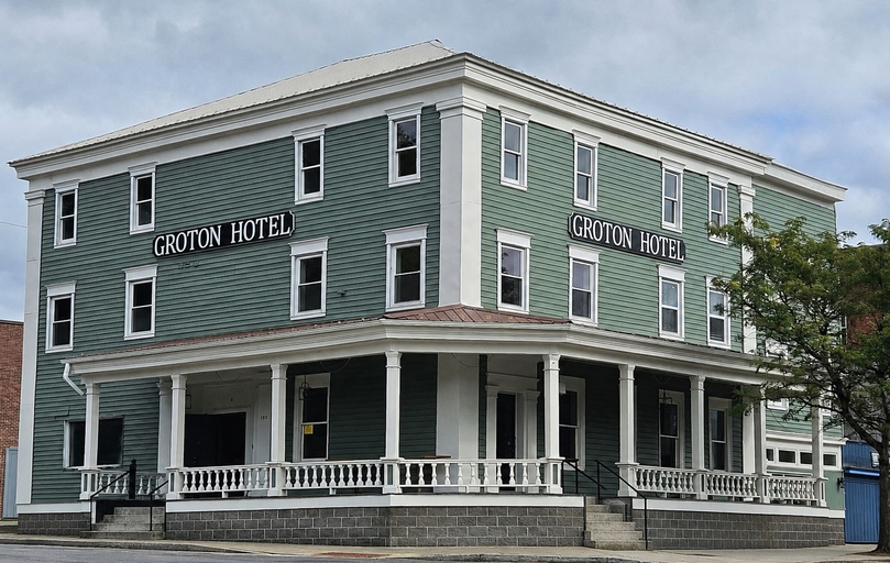 Exterior & Views, Groton Hotel, Tompkins