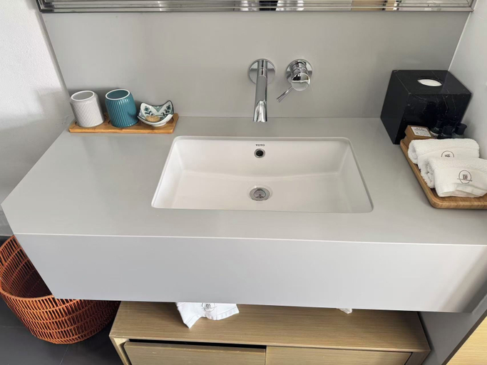 Bathroom 4, Yiyi Zhenxuan Hostel, Shanghai