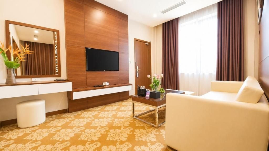 Others 5, Grand Hotel, Hòa Bình