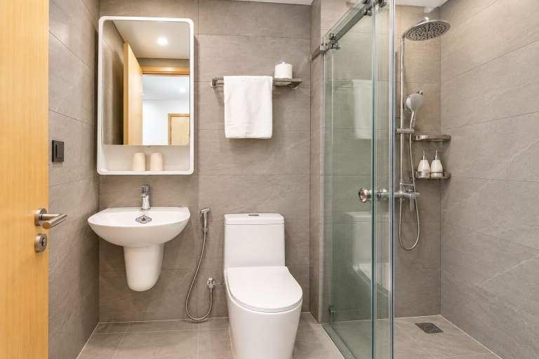 Bathroom, Townhouse Nguyen Chi Thanh Central, Đống Đa