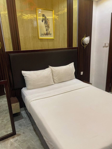 Bedroom 2, R AND A CITY HOTEL  ANNEX, Ikeja