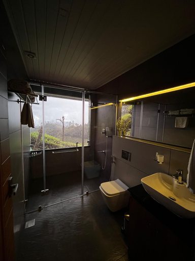 Bathroom 5, Misty Courtyard Resort, Theni