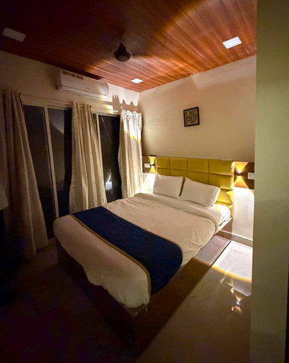 Room 5, Hotel 7 Haven, Mumbai Suburban